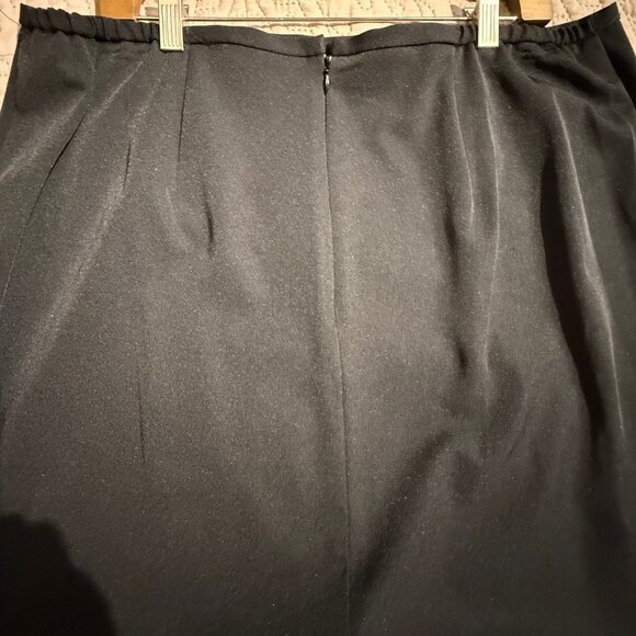 T. Milano elegant dressy Women's black short sleeve 2 piece skirt suit: Size 16W - Picture 7 of 8